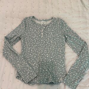 abercrombie kids green long sleeve henley with white ditsy print
